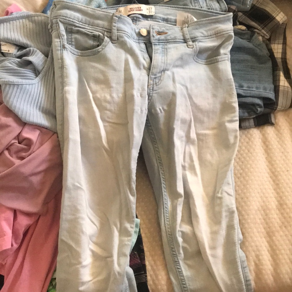 hollister light washed jeans